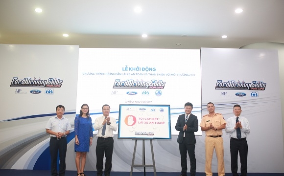Ford Việt Nam tiếp tục Hướng dẫn lái xe an toàn